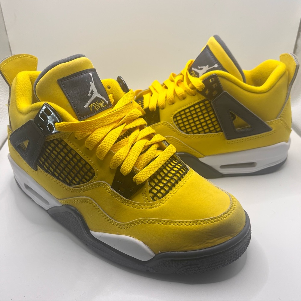 Air Jordan 4 Lightning 2021 GS 5.5Y Tour Yellow Hype Streetwear Sneaker
